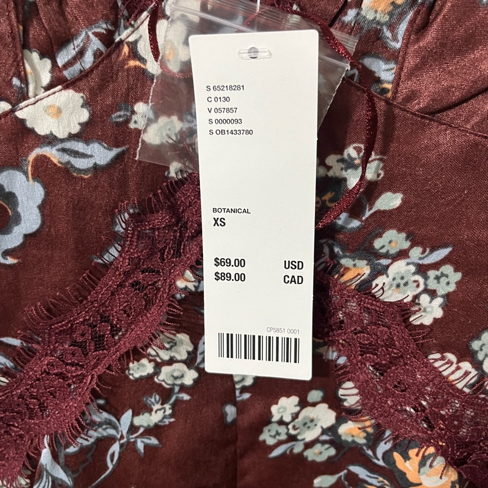 URBAN OUTFITTERS Tiffany Lace Mini Dress Burgundy Size XS‎ NWT - Picture 6 of 7